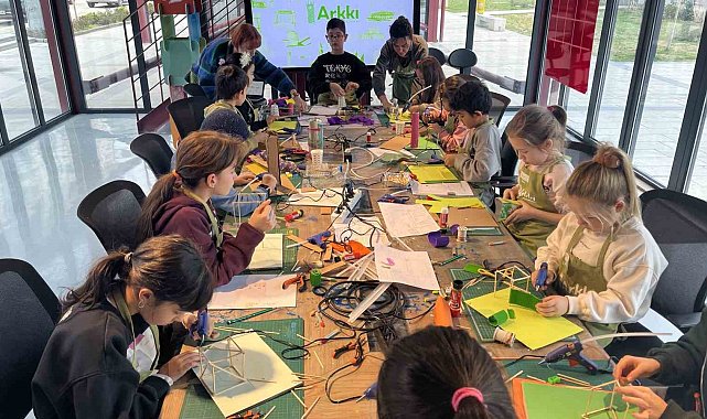 Nilüferli çocuklar hem eğleniyorlar, hem öğreniyorlar