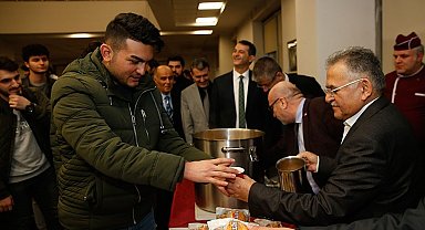 Öğrencilere 1,4 milyon bardak sıcak çorba dağıtıldı
