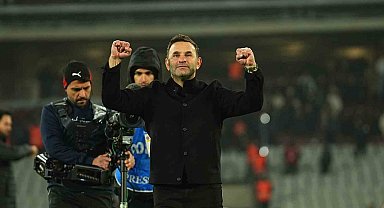 Okan Buruk, taraftarlara 3'lü çektirdi