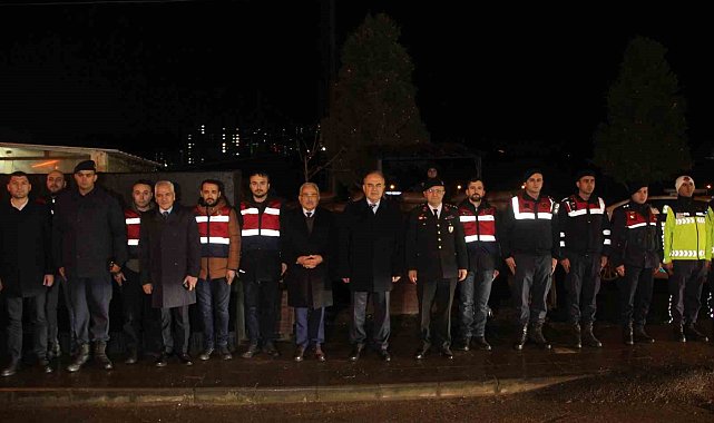 Ordu protokolü, görevi başındaki personelin yeni yılını kutladı