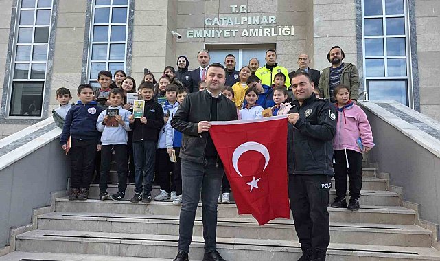 Ordu'da minikler kitaplarını emniyet teşkilatı birlikte okudu