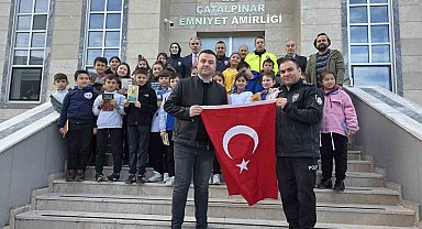 Ordu'da minikler kitaplarını emniyet teşkilatı birlikte okudu