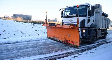 Osmangazi Belediyesi ekipleri tuzlama çalışmalarını sürdürüyor