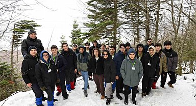 Osmangazi'de dersane öğrencileri Uludağ kampıyla ödüllendirildi