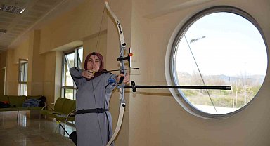 Osmanlı dizilerinden etkilendi, 48 yaşında okçuluğa başladı