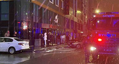 Otel bodrumunda çıkan yangın paniğe neden oldu