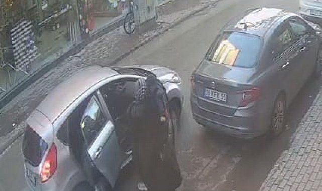 Otomobildeki çocuklar arkadan minibüsün çarpmasıyla şoku yaşadı