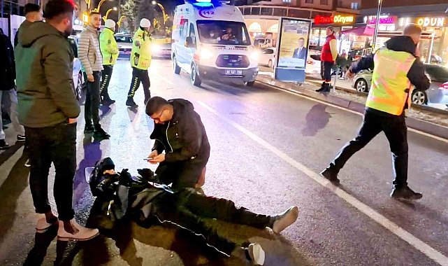 Otomobilin çarptığı motosiklet sürücüsü yaralandı