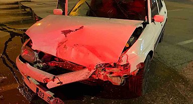 Otomobillerin çarpıştığı kazada 4 kişi yaralandı