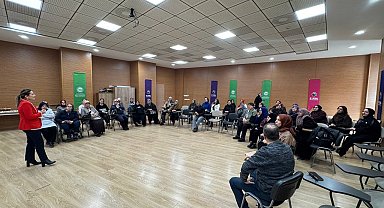 Özel gereksinimli bireylerin ailelerine iletişim eğitimi