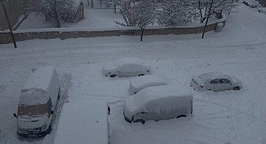 Patnos'ta kar hayatı durdurdu