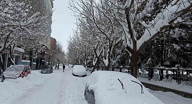 Patnos'ta kar ve dondurucu soğuk hayatı olumsuz etkiliyor