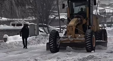 Patnos'ta karla mücadele çalışmaları devam ediyor