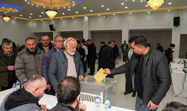 Pınarbaşı Esnaf Odası'nda üyeler Bedir'i seçti