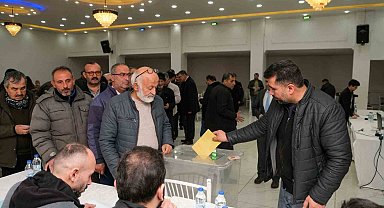 Pınarbaşı Esnaf Odası'nda üyeler Bedir'i seçti