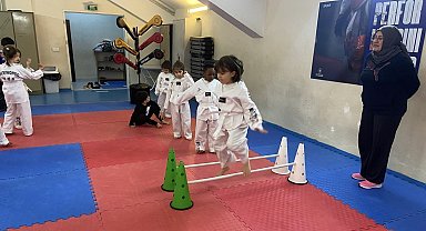 Porsuk Spor Salonu'nda taekwondo eğitimleri aralıksız sürüyor