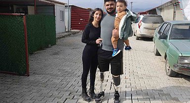 Protez bacaklarıyla yeniden yaşama tutunan depremzede Emre, yuva kurup evlat sahibi oldu