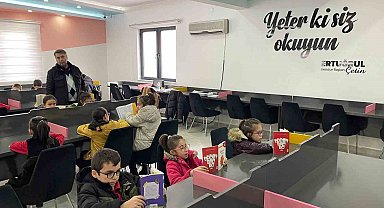 Pursaklar Belediyesi, kitap okuma etkinliğinde ilkokul öğrencilerini ağırladı