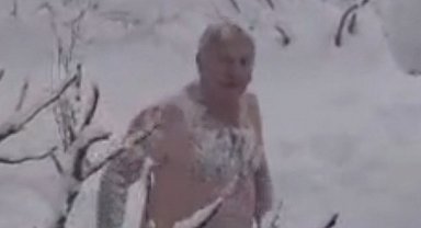 "Denize giremedik bari karda yüzelim" dedi, karda kulaç attı