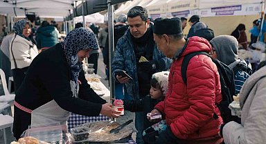 "Meydan Kadınların" dayanışma pazarına büyük ilgi