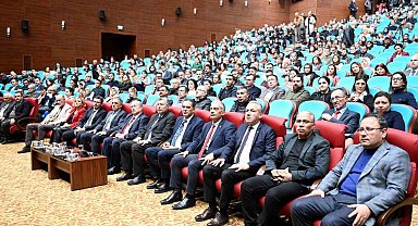 Rektör Prof. Dr. Demir üniversite personelleri ile bir araya geldi