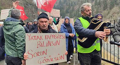 Rize'de ruhsatsız turizm işletmecilerinden "Yıkmayın" protestosu