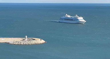 Rus turistlere Türkiye'de fırtına engeli