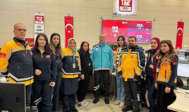 Sağlık çalışanları yoğun kar yağışında sahada görev başında