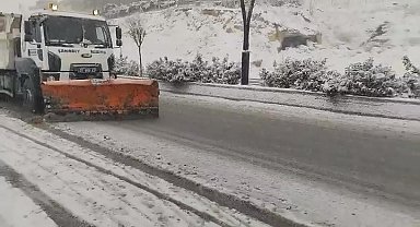 Şahinbey Belediyesi'nden kar yağışına anında müdahale