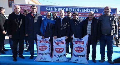 Şahinbey Belediyesinden hayvan yetiştiricilerine 7 bin ton yem desteği
