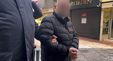 Sahte altını bozdurmaya çalışırken yakayı ele verdi