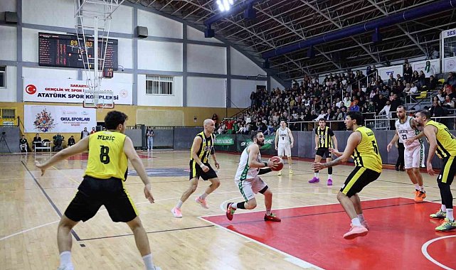 Sakarya Büyükşehir Basketbol galibiyet serisini 12'ye çıkardı