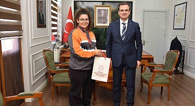 Salihli Kaymakamı Güldoğan, Türkiye Şampiyonu öğrenciyi ağırladı