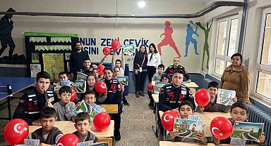 Salihli'de minik öğrenciler jandarmayı yakından tanıdı