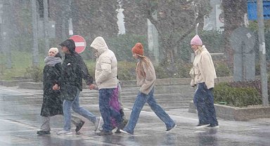 Samsun merkezde kar yağışı etkili oldu