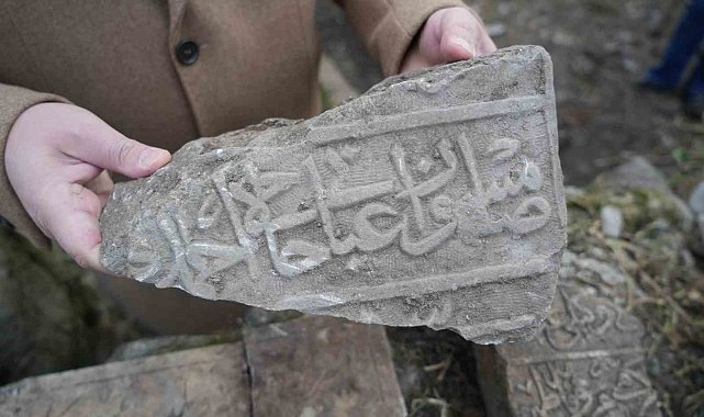 Samsun'da mezarlığın altından tarih çıkıyor: Samsun yazılı mezar kitabesi, yeni tarihi mezarlar