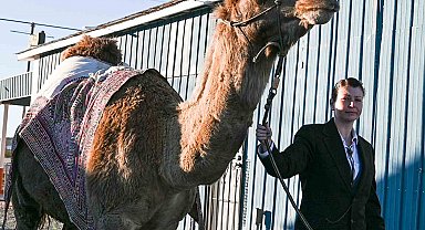 Sanatçı Mertcan Türkoğlu, Hi Jolly'nin Arizona'daki anıt mezarı başında anıldı
