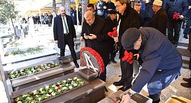 SANKO'nun kurucusu Sani Konukoğlu, mezarı başında anıldı