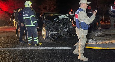 Şanlıurfa'da iki araç kafa kafaya çarpıştı: 7 yaralı