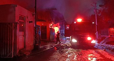 Şanlıurfa'da oduncular pazarında yangın