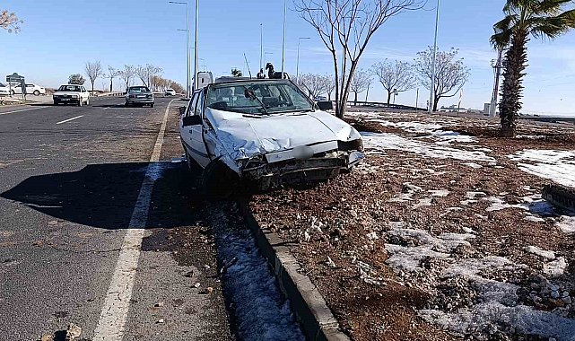 Şanlıurfa'da otomobiller çarpıştı: 4 yaralı