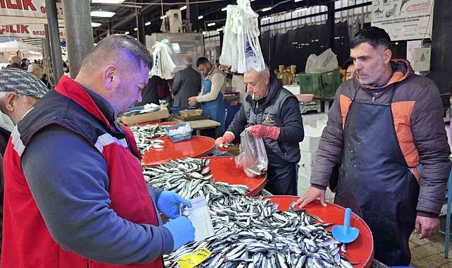Sarıgöl'de balık tezgahlarına sıkı denetim