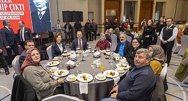Seçer: "Şehitlerimiz bu ülkenin onurunu omuzlarında taşıdı"