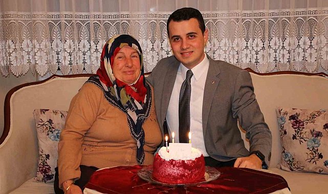 Şehit annesinin 70. doğum gününü kutladı