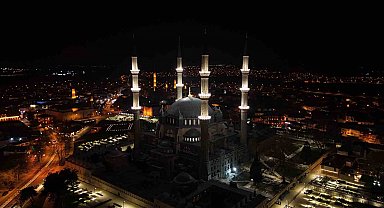 Selimiye Camii'nin ışıkları yıllar sonra yeniden yandı