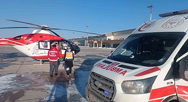 Şemdinli'de sıcak su yanığı olan bebek helikopter ambulansla Van'a sevk edildi