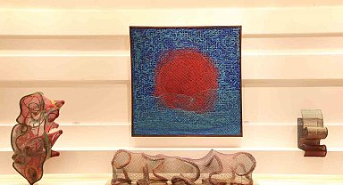 Semra Özümerzifon'un "Ağlı Hikayeler" sergisi Galeri Deniz'de açıldı