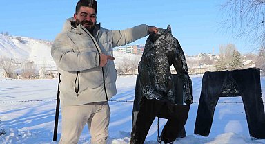 Sibirya soğukları Sivas'ı dondurdu, çamaşırlar kaskatı kesildi