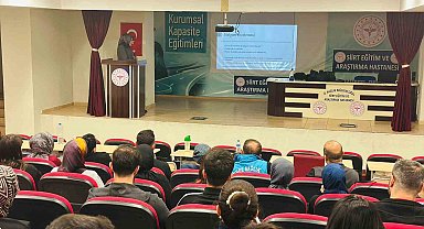 Siirt'te sağlık personeline verem eğitimi verildi