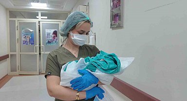 Siirt'te yılın son bebeği 2 kilo 600 gram olarak doğdu